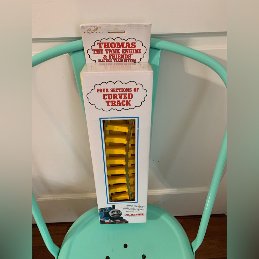 Vintage New Lionel Thomas The Tank Engine Curved Tracks
